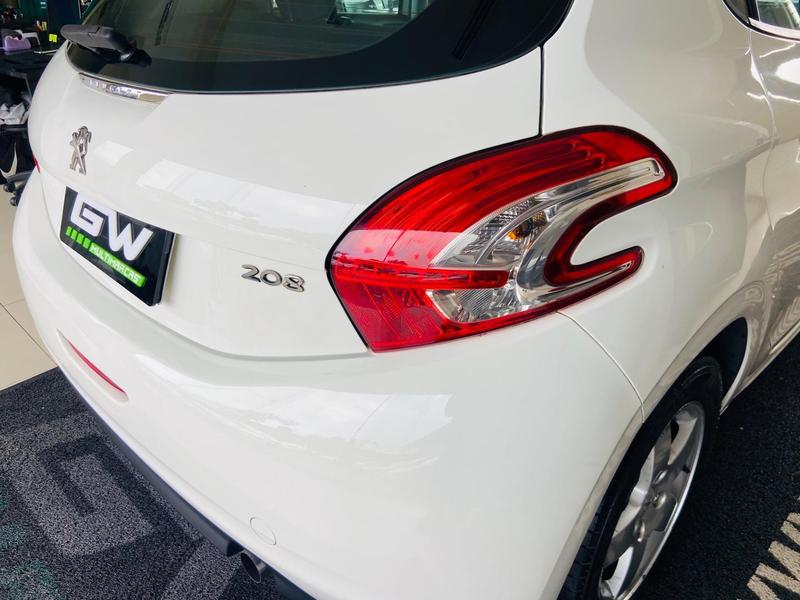 Peugeot 208 Active - foto 9