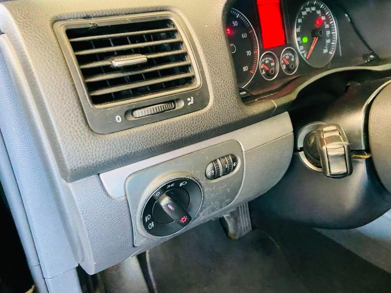 Volkswagen Jetta - foto 14
