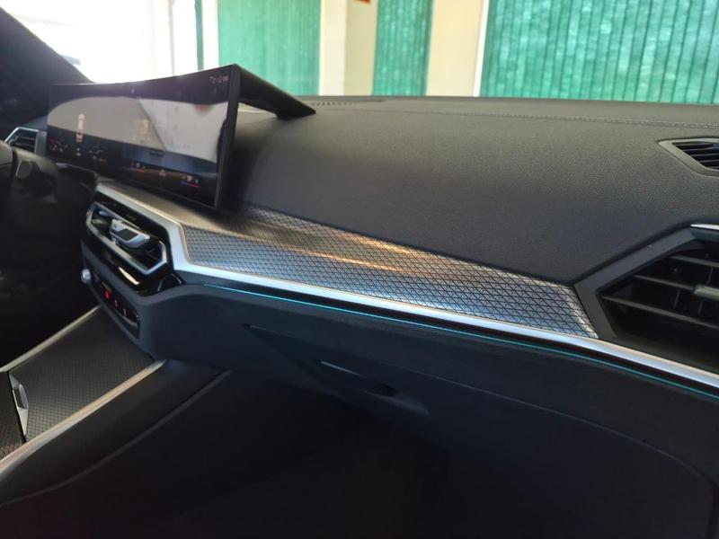 BMW 320i M Sport Flex - foto 17