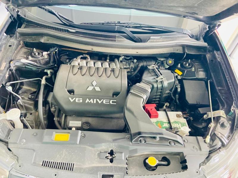 Mitsubishi Outlander 3.0 GT 4X4 V6 24V Gasolina 4P Automático - foto 9