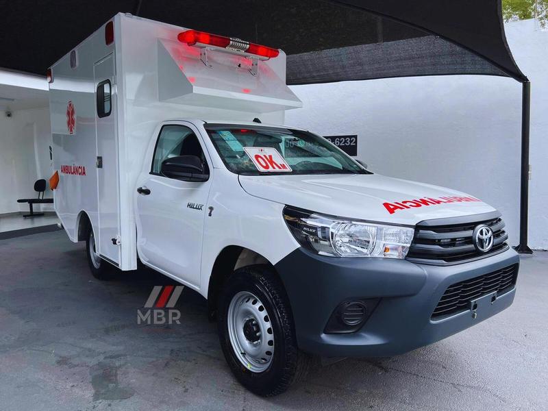 TOYOTA HILUX CS 4X4 2.8 TDI AMBULNCIA