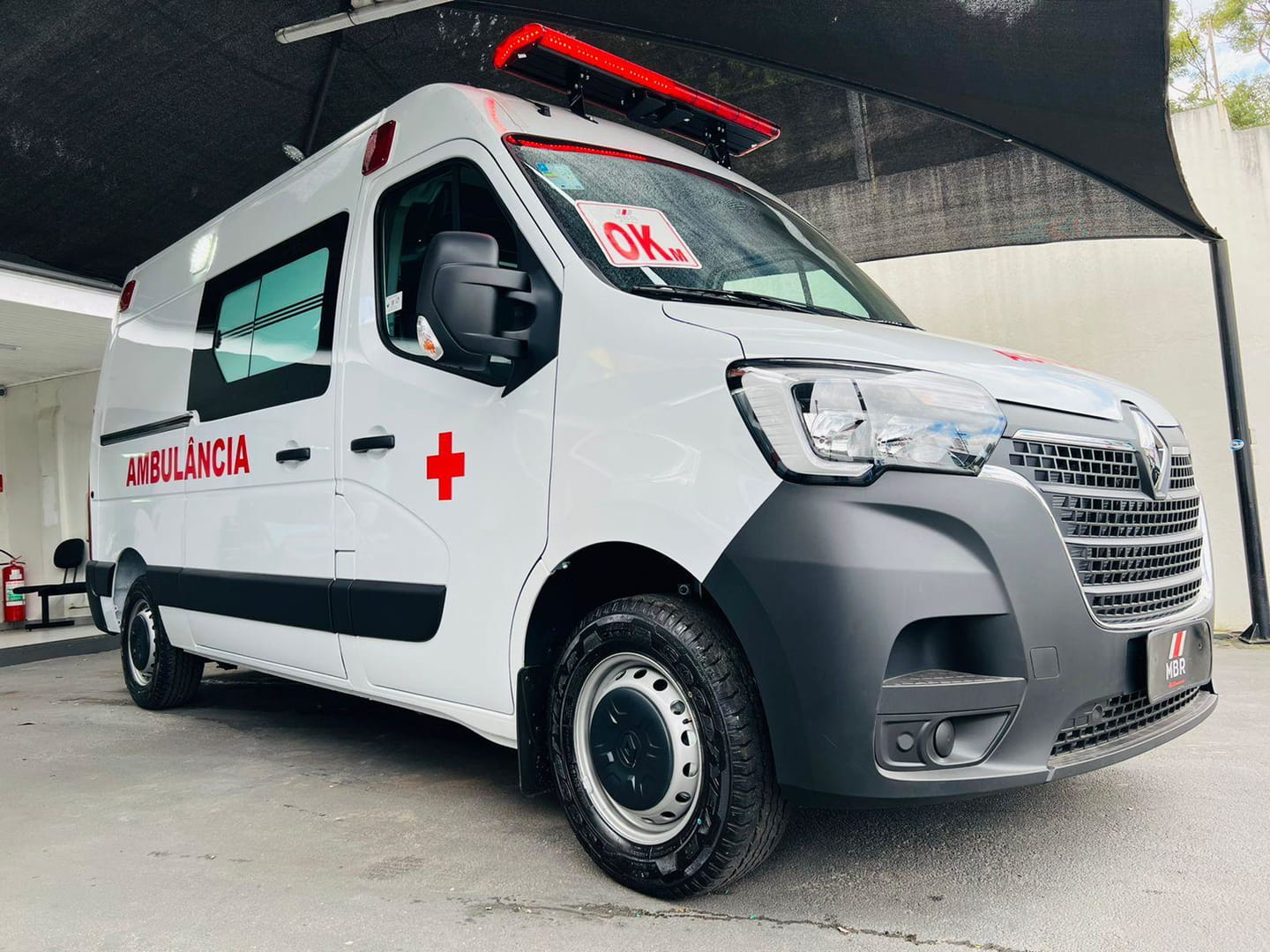 RENAULT MASTER AMBULANCIA L2H2 TIPO B