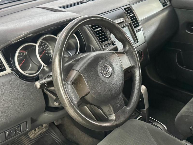 Nissan Tiida Sedan 18f - foto 9