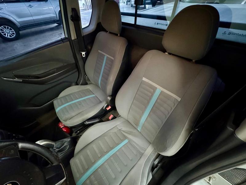 Chevrolet Montana Sport - foto 11