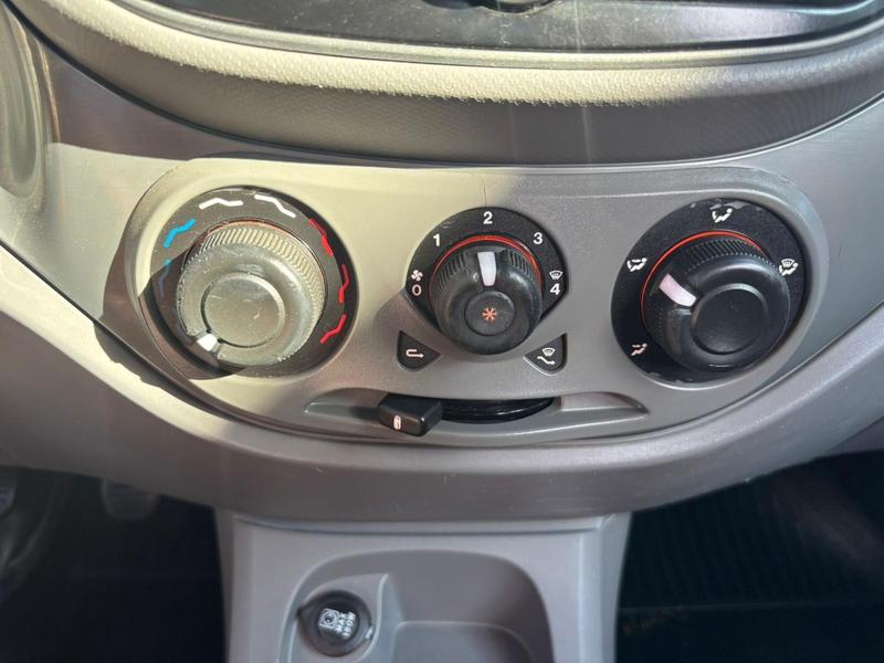 Fiat Palio Attractiv 1.4 - foto 13