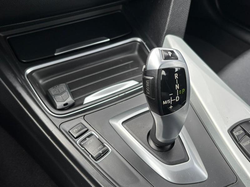 BMW 320i 3b 11 - foto 12