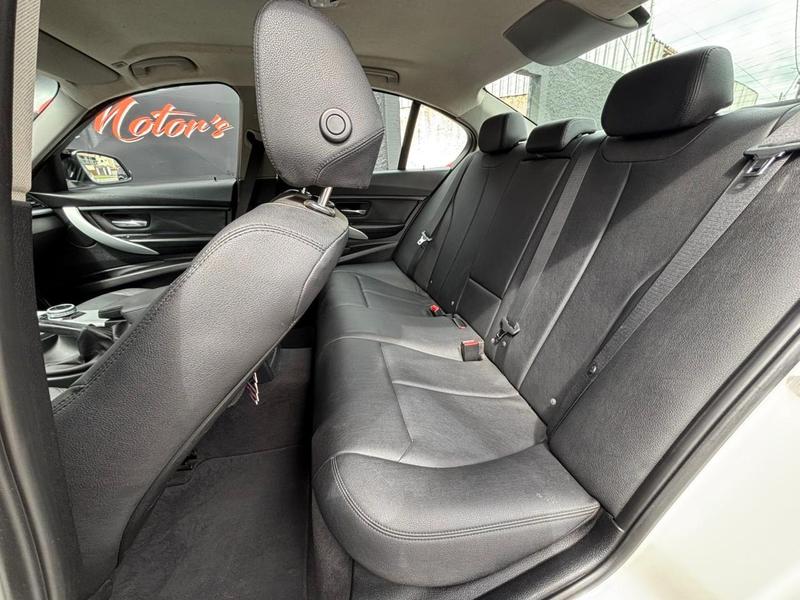 BMW 320i 3b 11 - foto 14