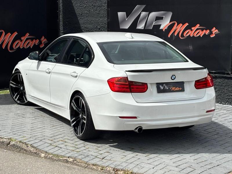 BMW 320i 3b 11 - foto 3