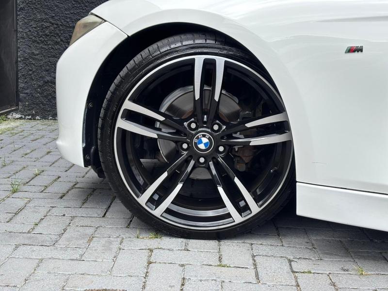 BMW 320i 3b 11 - foto 7