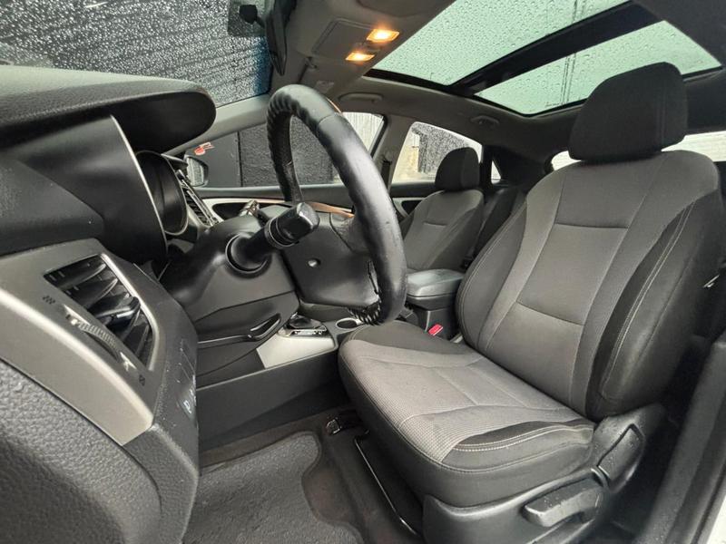 Hyundai i30 1.8 - foto 16