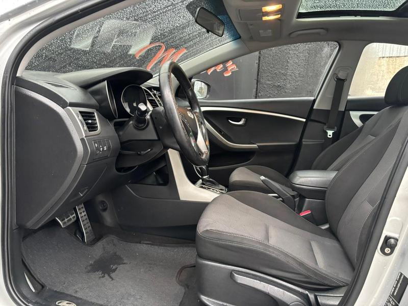 Hyundai i30 1.8 - foto 9