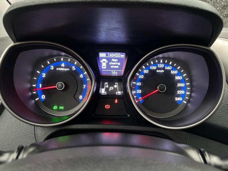 Hyundai i30 1.8 - foto 20