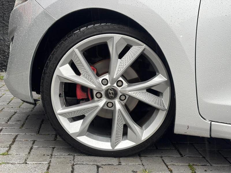 Hyundai i30 1.8 - foto 7