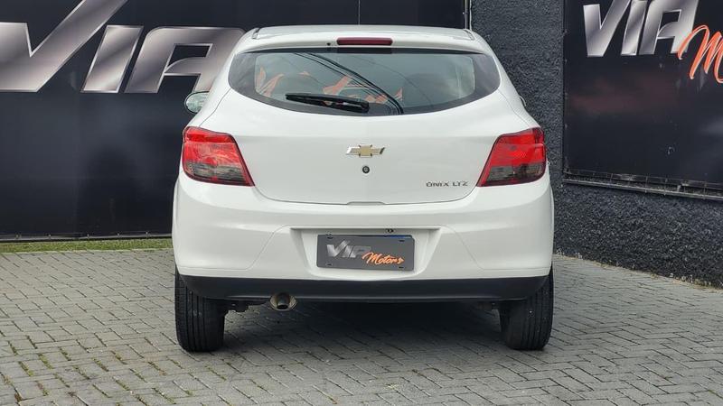 Chevrolet Onix 14mt LTZ - foto 4