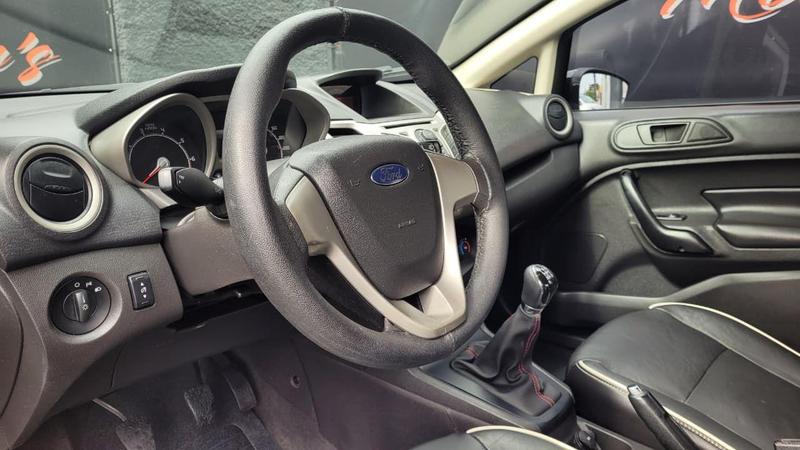 Ford Fiesta Se - foto 12