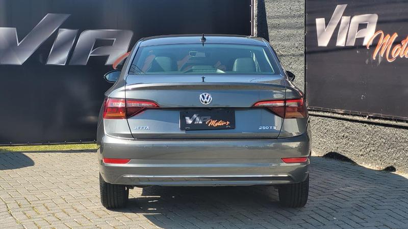 Volkswagen Jetta Comfort 250 TSI 1.4 Flex 16V Automático - foto 4
