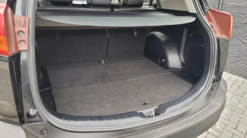 Toyota RAV4 - foto 18