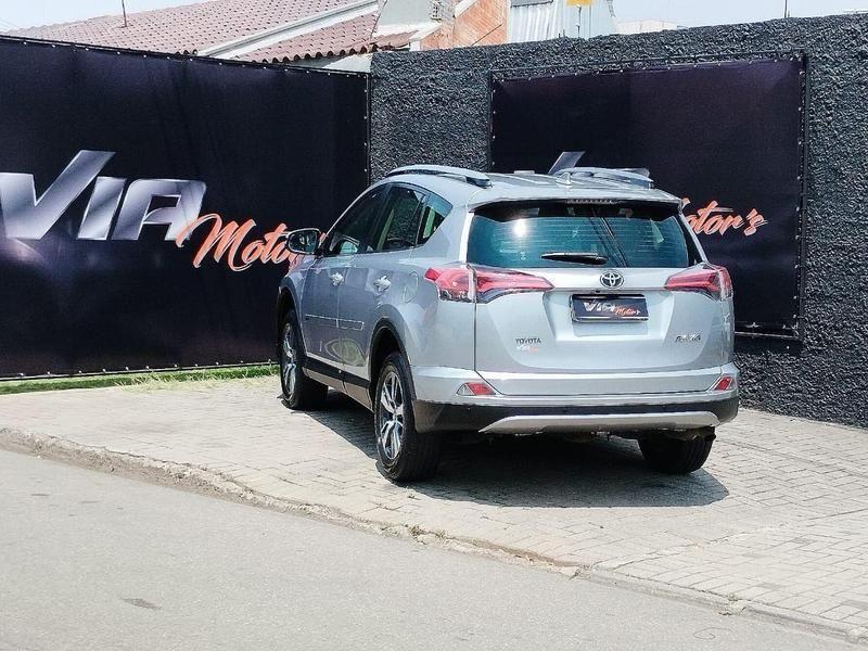 Toyota RAV4 2.0 4X2 16V Automático - foto 2