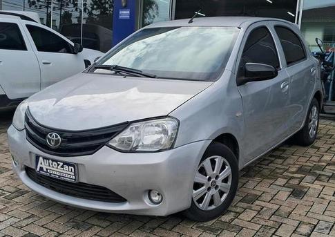 TOYOTA ETIOS HB X