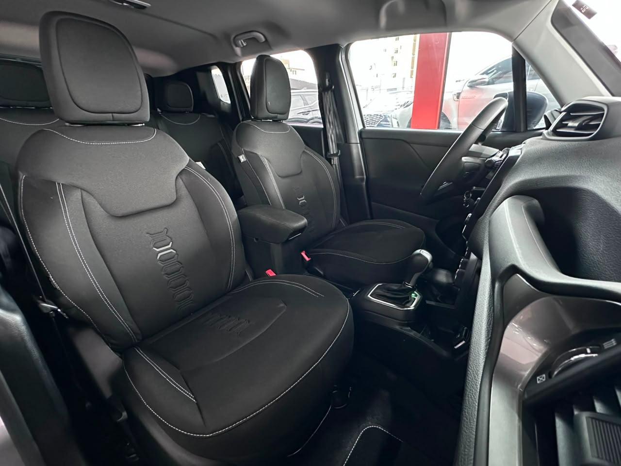 Jeep Renegade Sport 1.3T 2023, foto 7 de 12