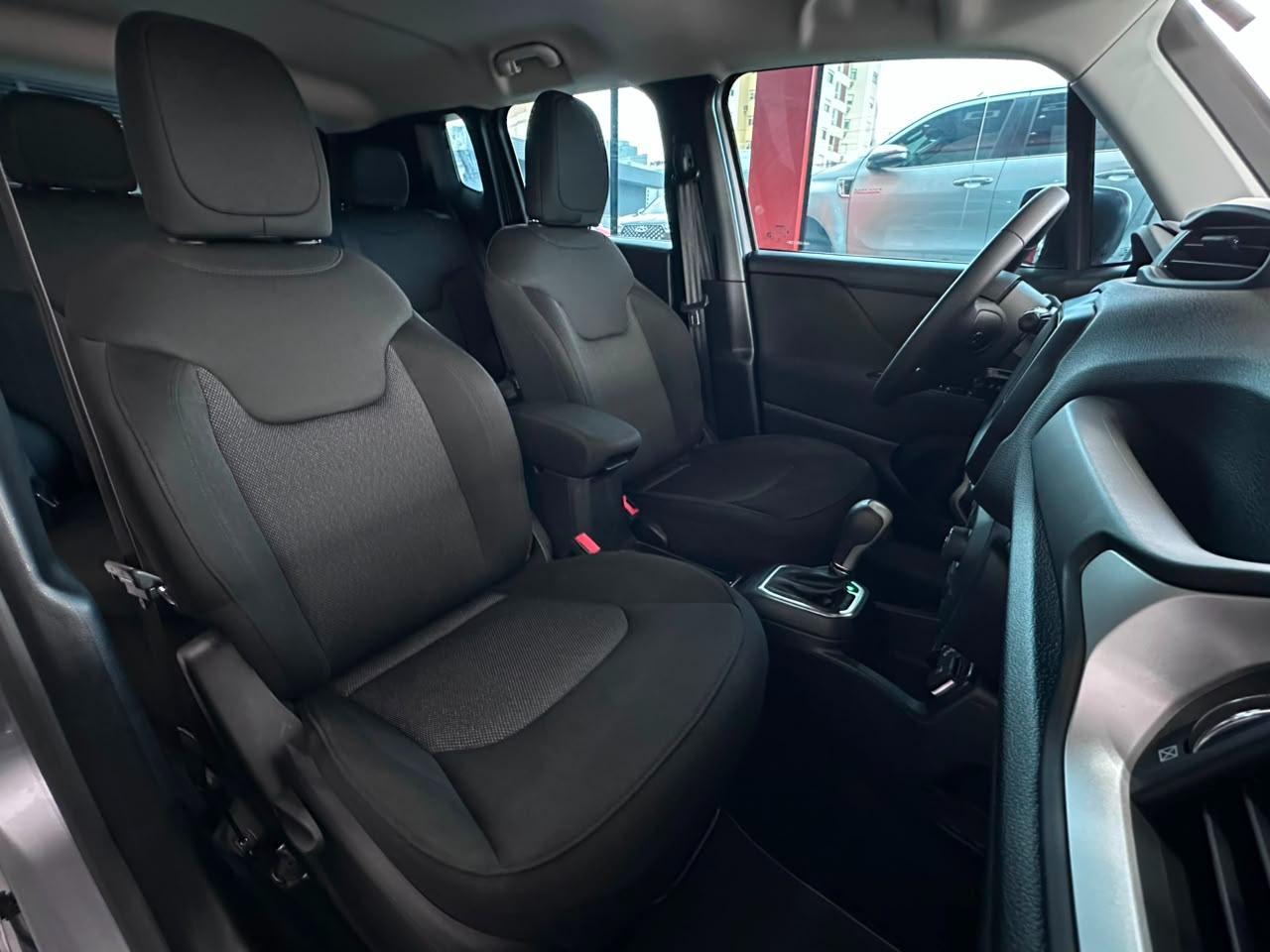 Jeep Renegade Sport 1.8 2021, foto 7 de 12