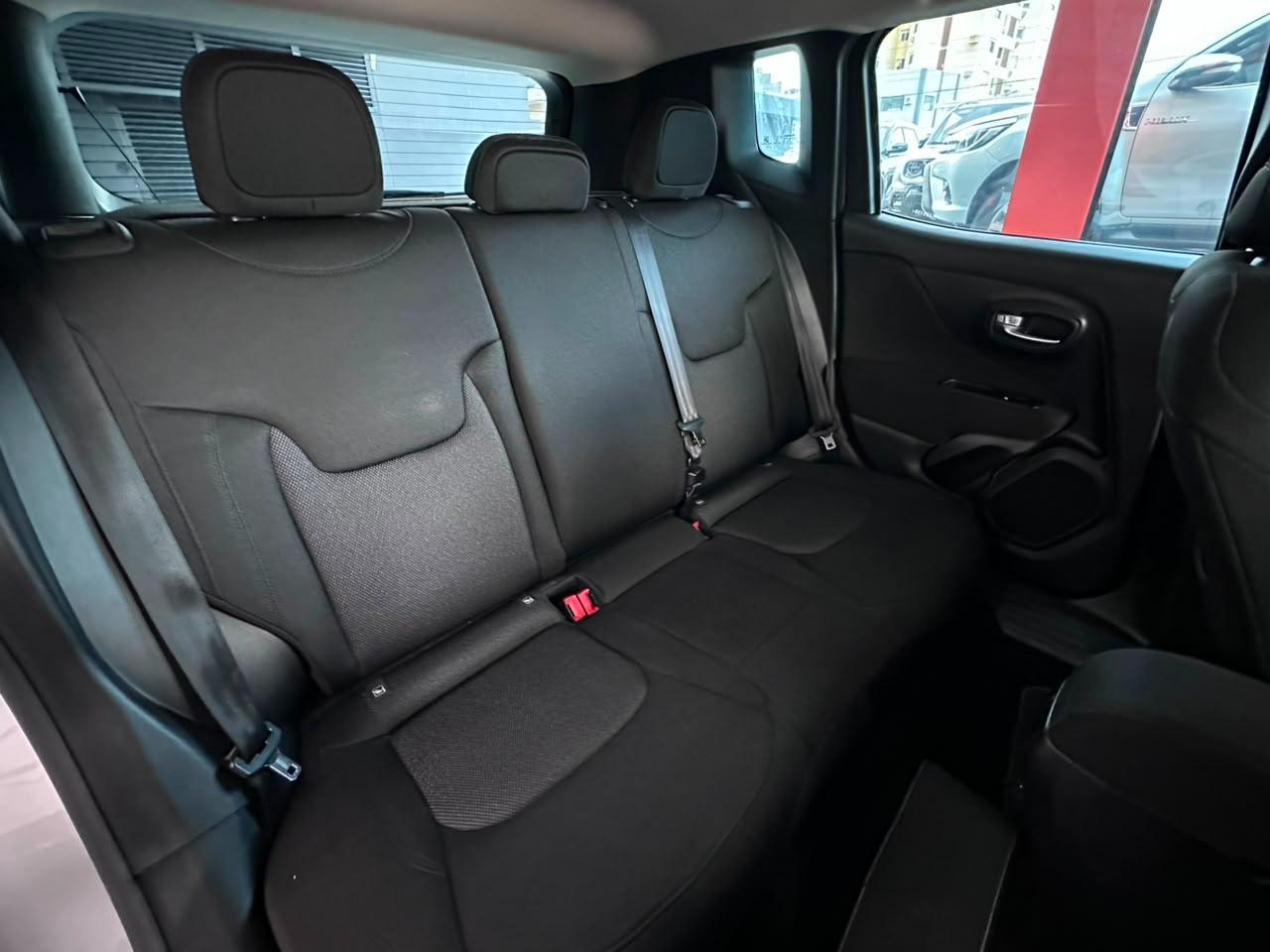 Jeep Renegade Sport 1.8 2021, foto 8 de 12