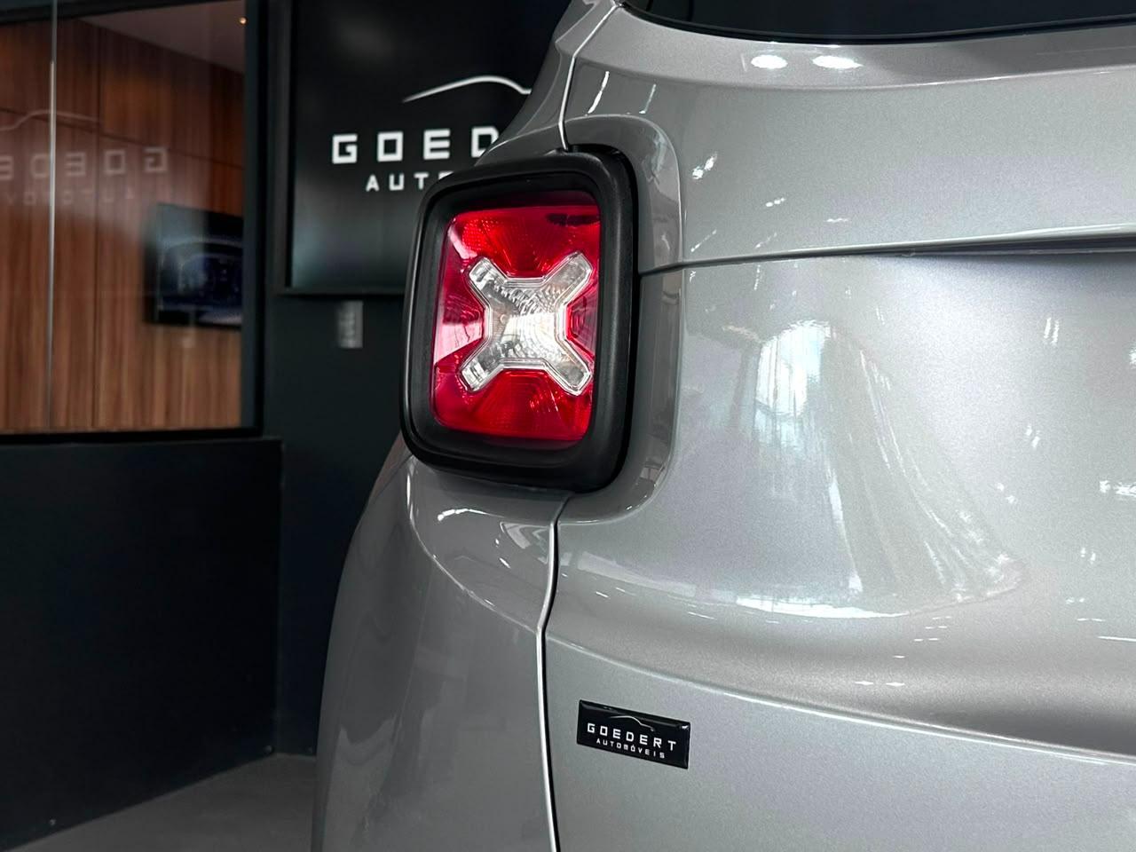 Jeep Renegade Sport 1.8 2021, foto 12 de 12