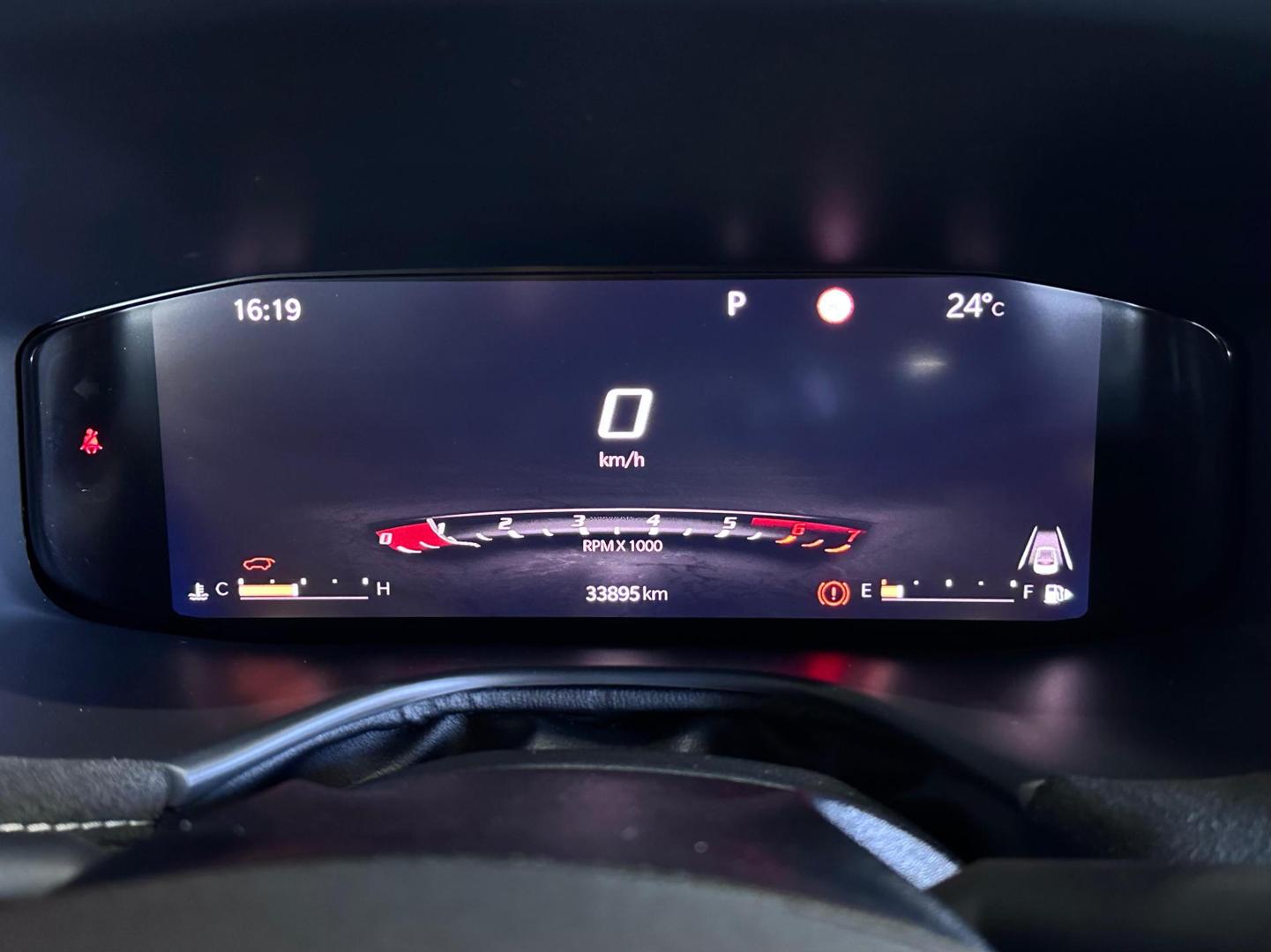 Jeep Commander Blackhawk 2.0T 2025, foto 5 de 12