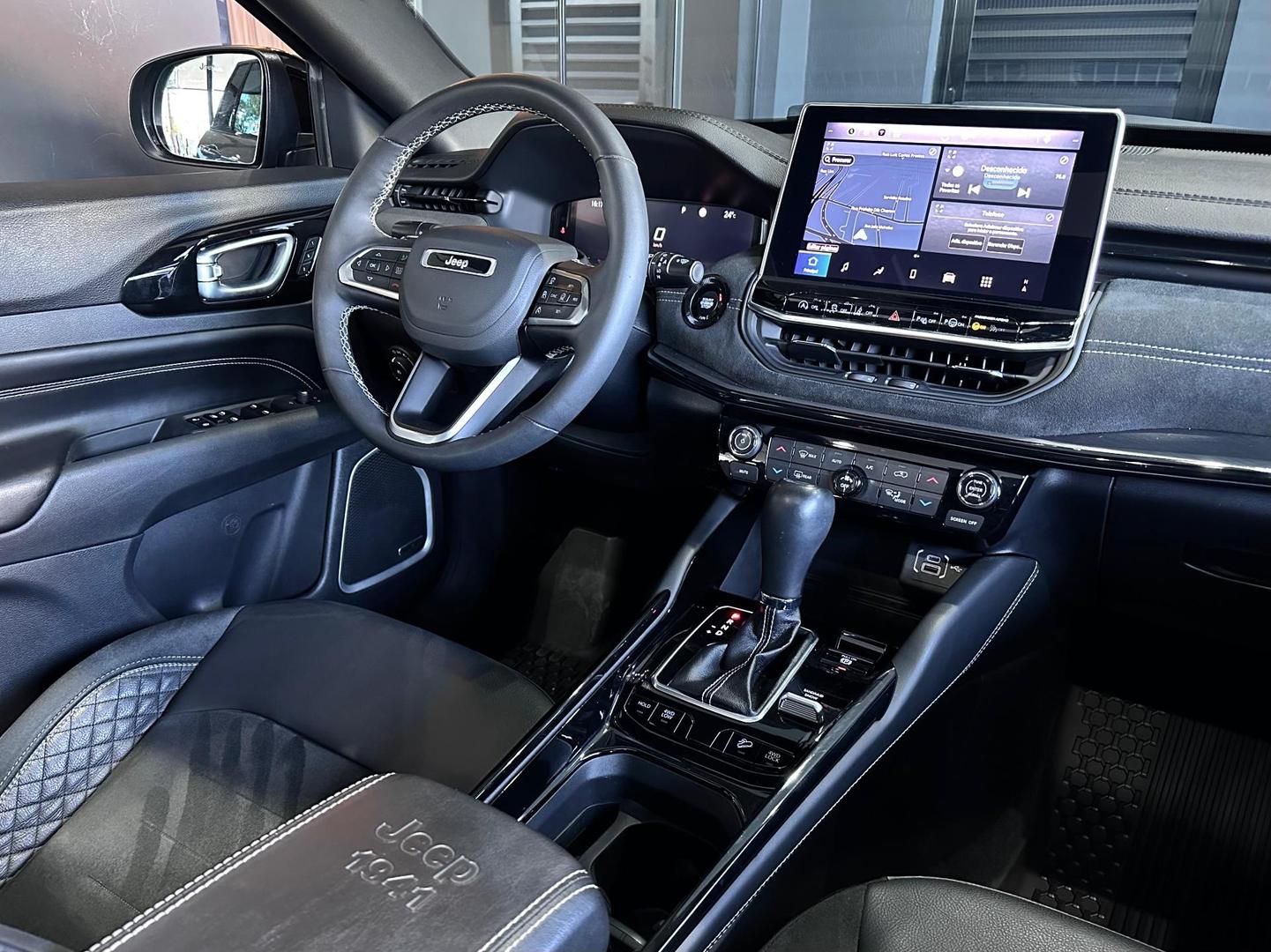 Jeep Commander Blackhawk 2.0T 2025, foto 4 de 12