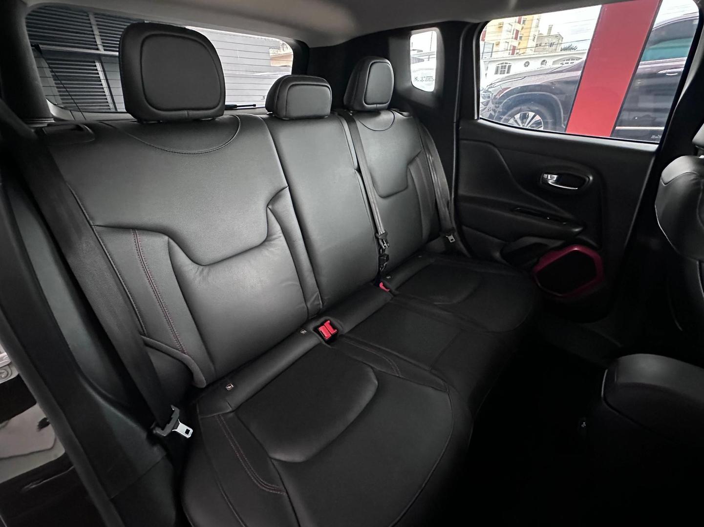 Jeep Renegade Trailhawk 4x4 2.0T 2021, foto 8 de 12
