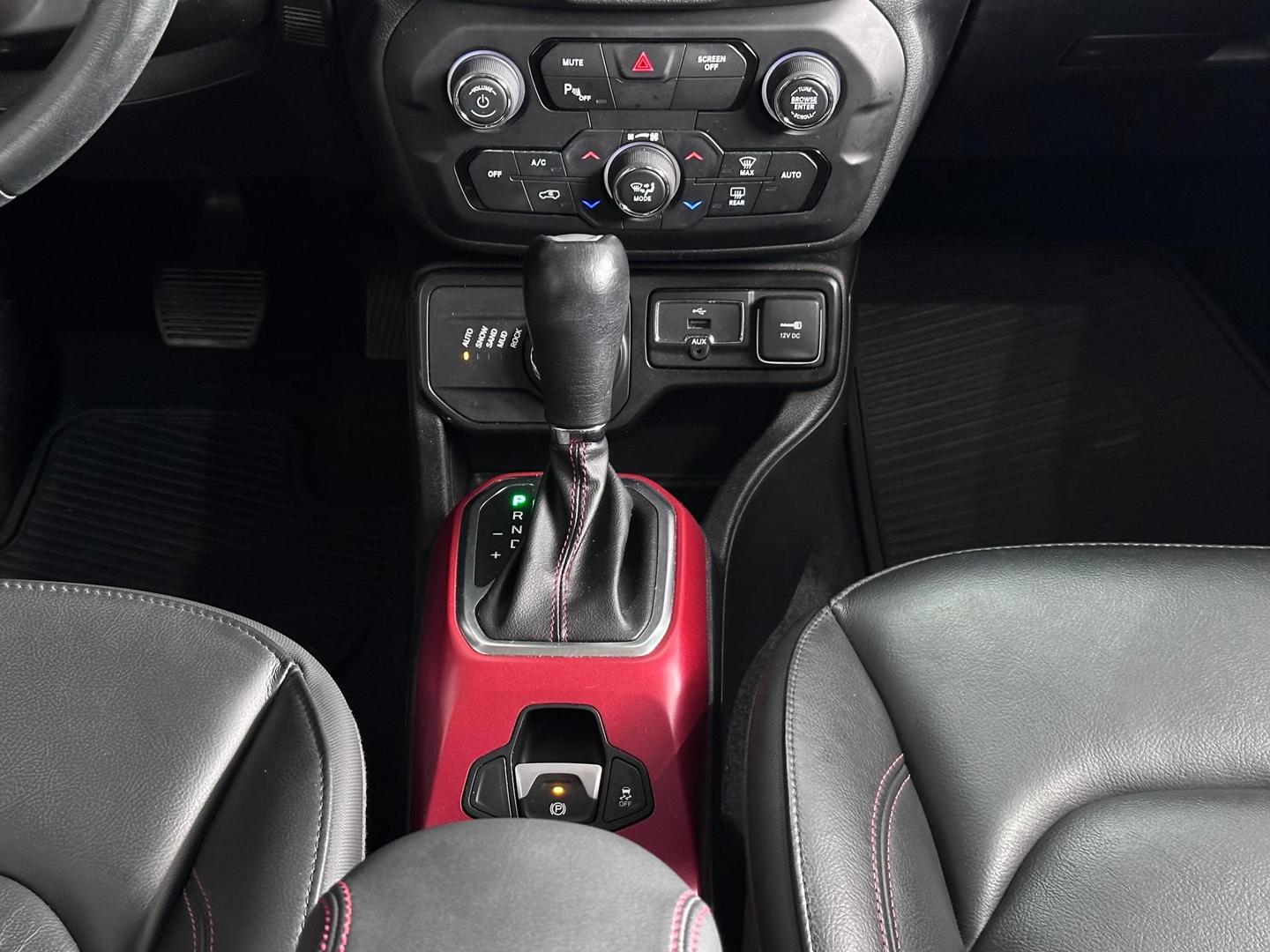 Jeep Renegade Trailhawk 4x4 2.0T 2021, foto 6 de 12