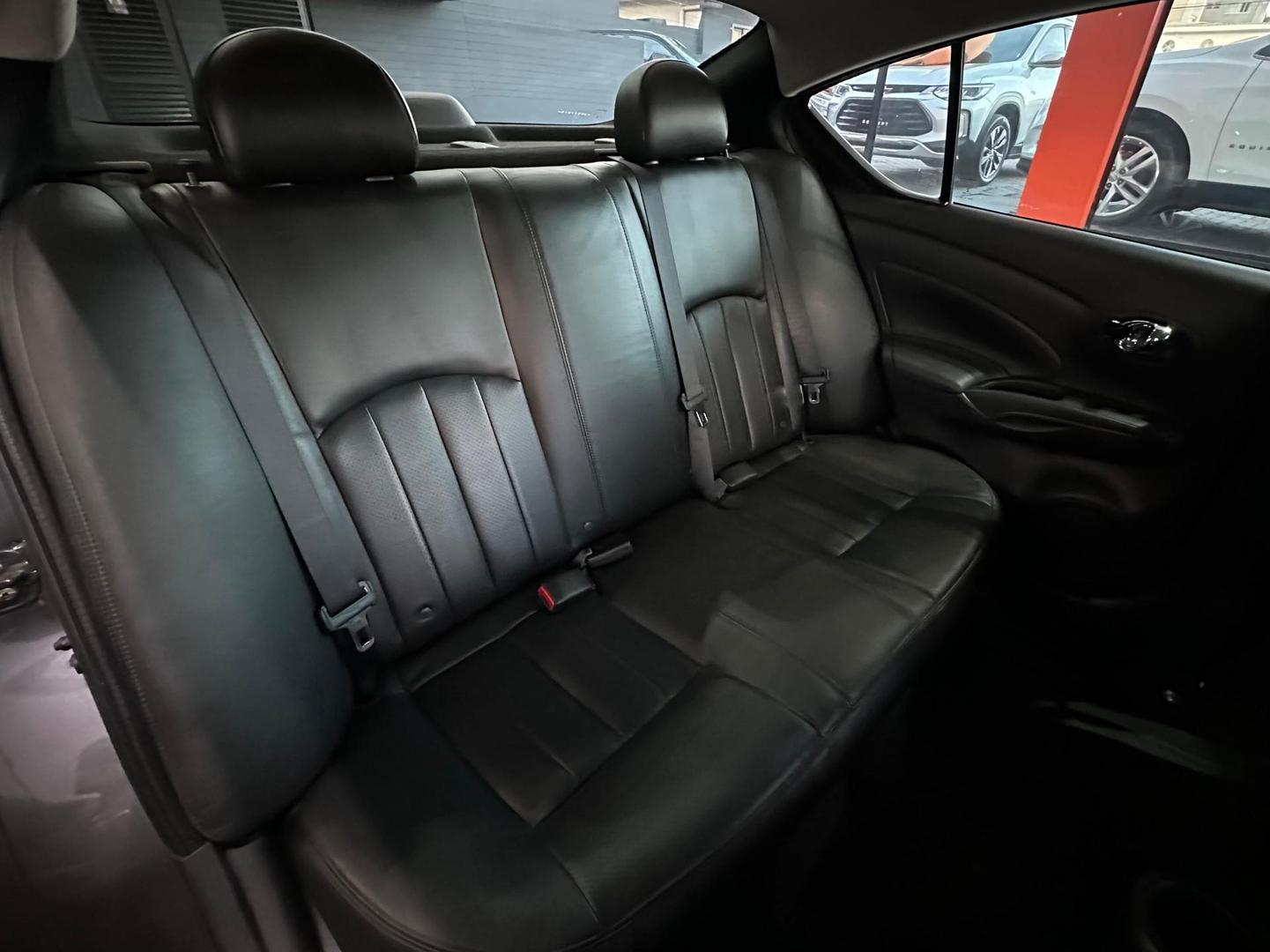 Nissan Versa Sl CVT 1.6 2018, foto 8 de 12
