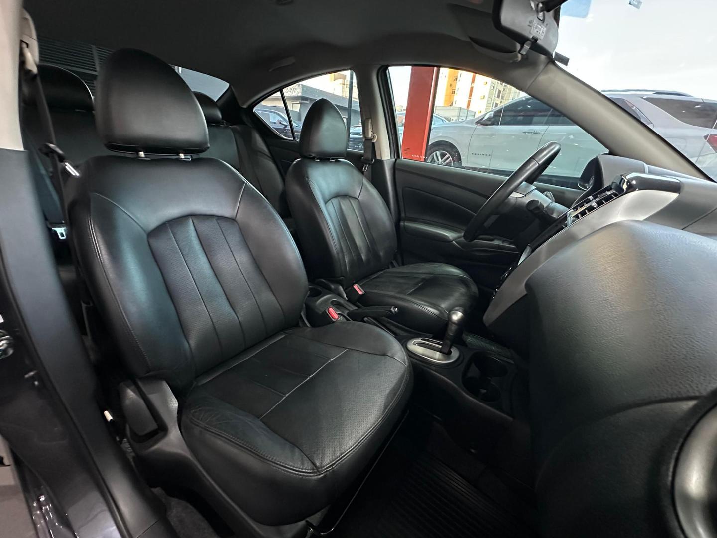 Nissan Versa Sl CVT 1.6 2018, foto 7 de 12