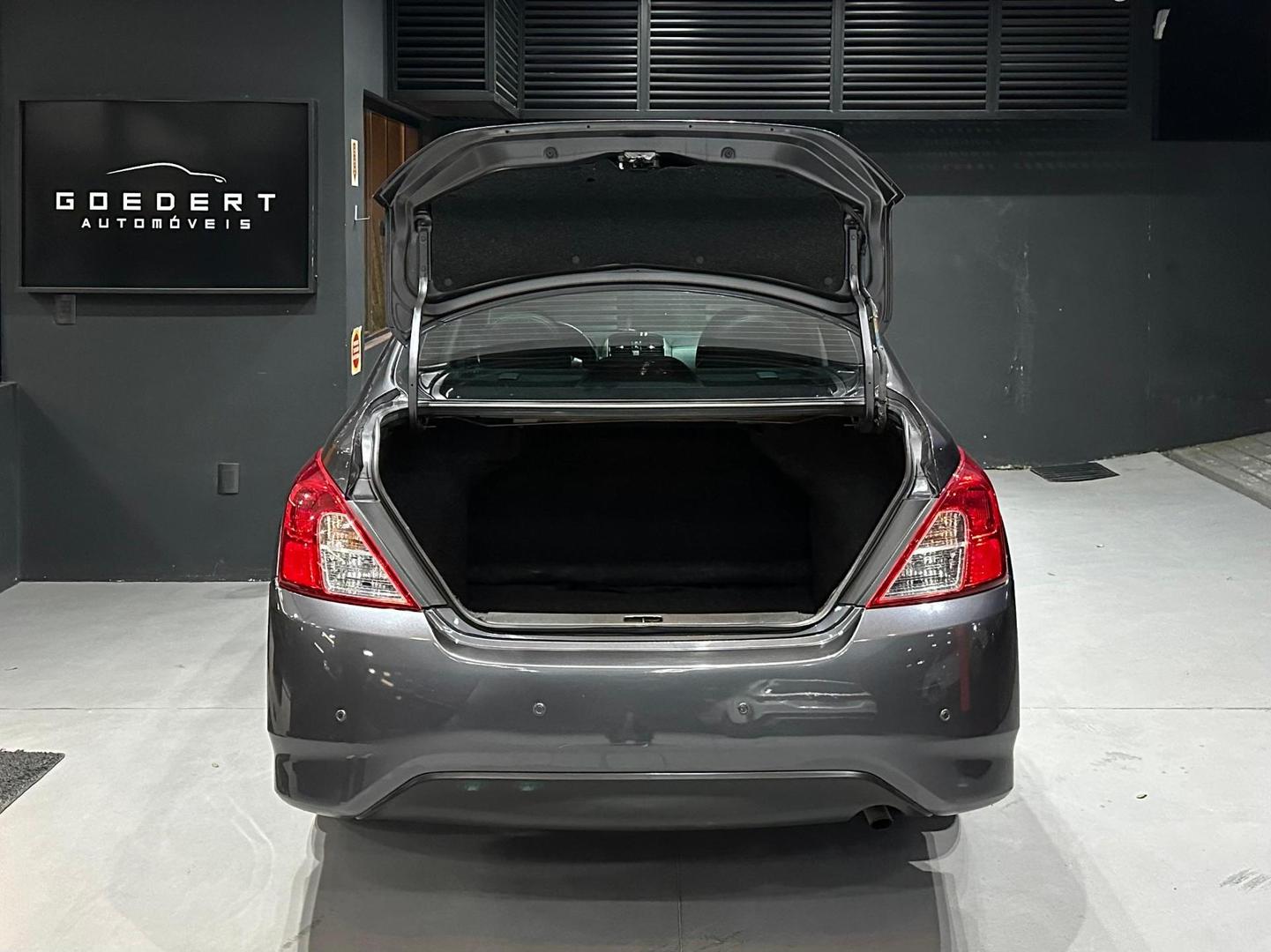 Nissan Versa Sl CVT 1.6 2018, foto 10 de 12
