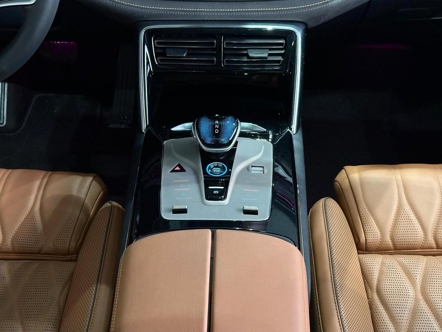 Byd Tan Gs Ev Awd 2025, foto 6 de 12