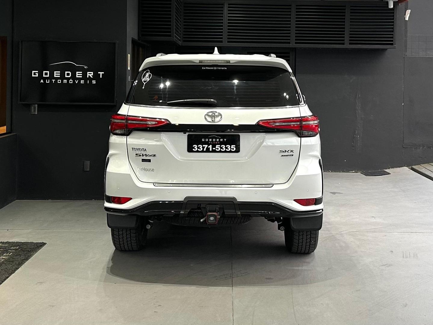 Toyota Hilux Sw4 2.8 Td SRX Platinum 2025, foto 11 de 12