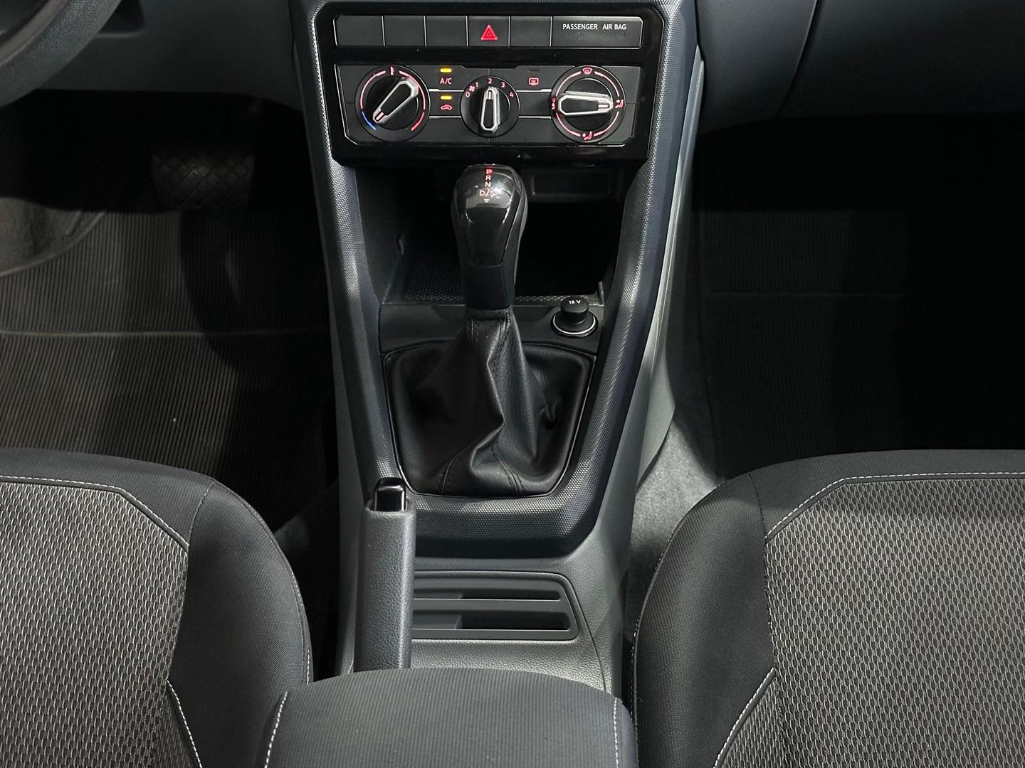 Volkswagen T-Cross 1.0 TSI 2020, foto 6 de 12