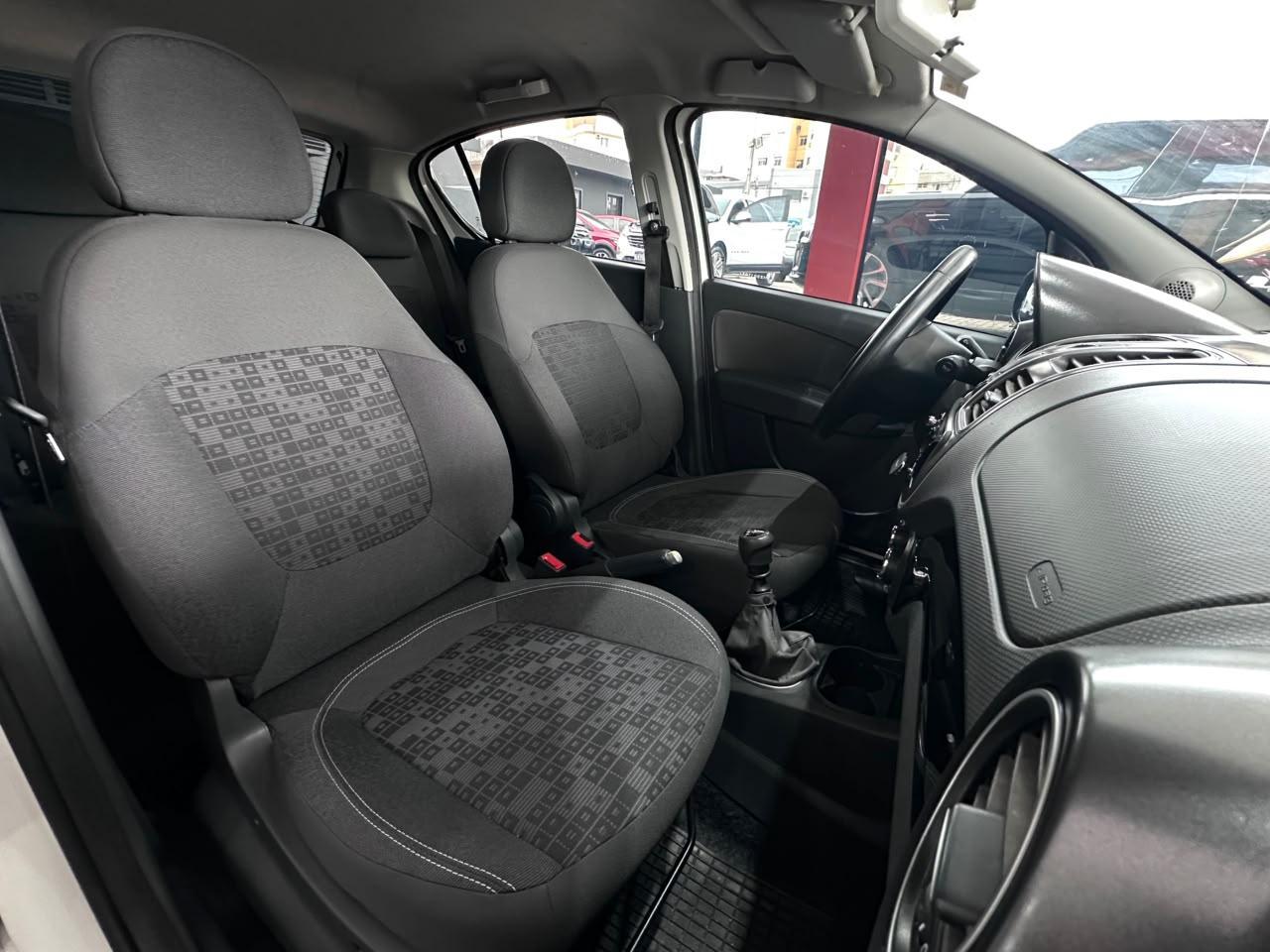 Fiat Palio Attractiv 1.0 2017, foto 7 de 12