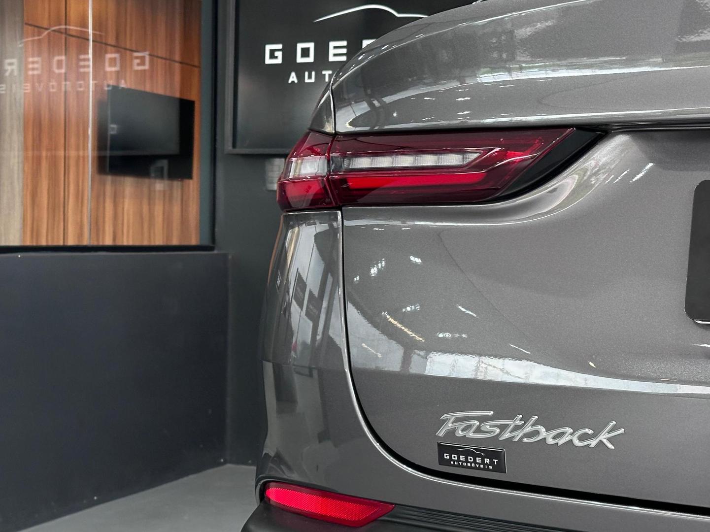 Fiat Fastback 1.3T 270 Limited Edition 2025, foto 12 de 12
