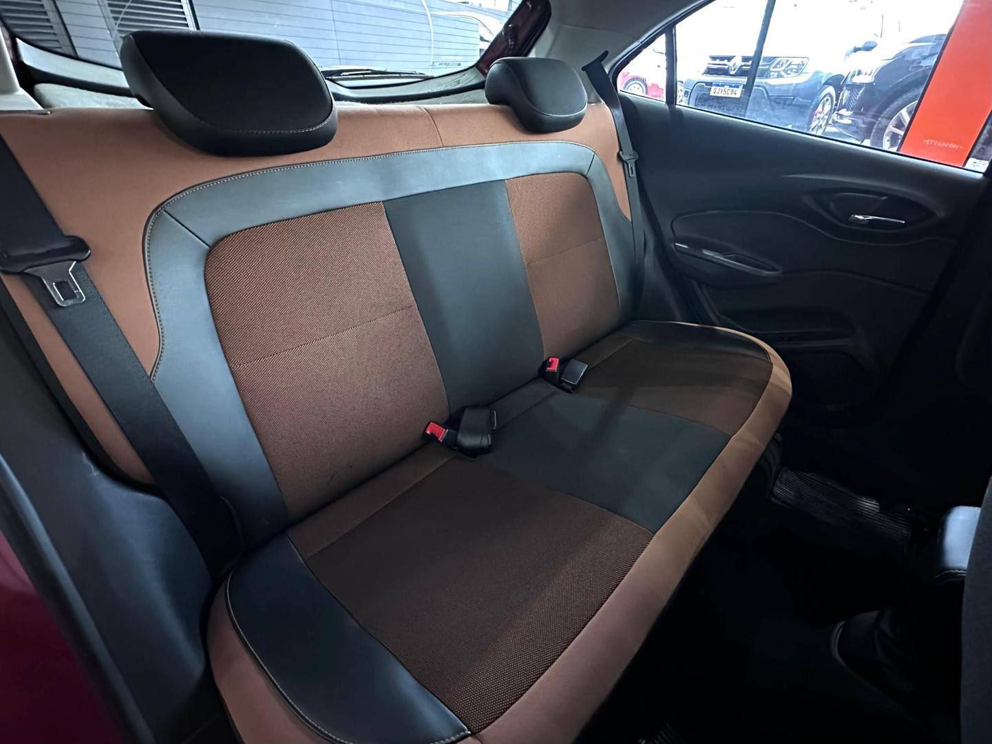 Chevrolet Onix 1.4 AT Active 2017, foto 8 de 12
