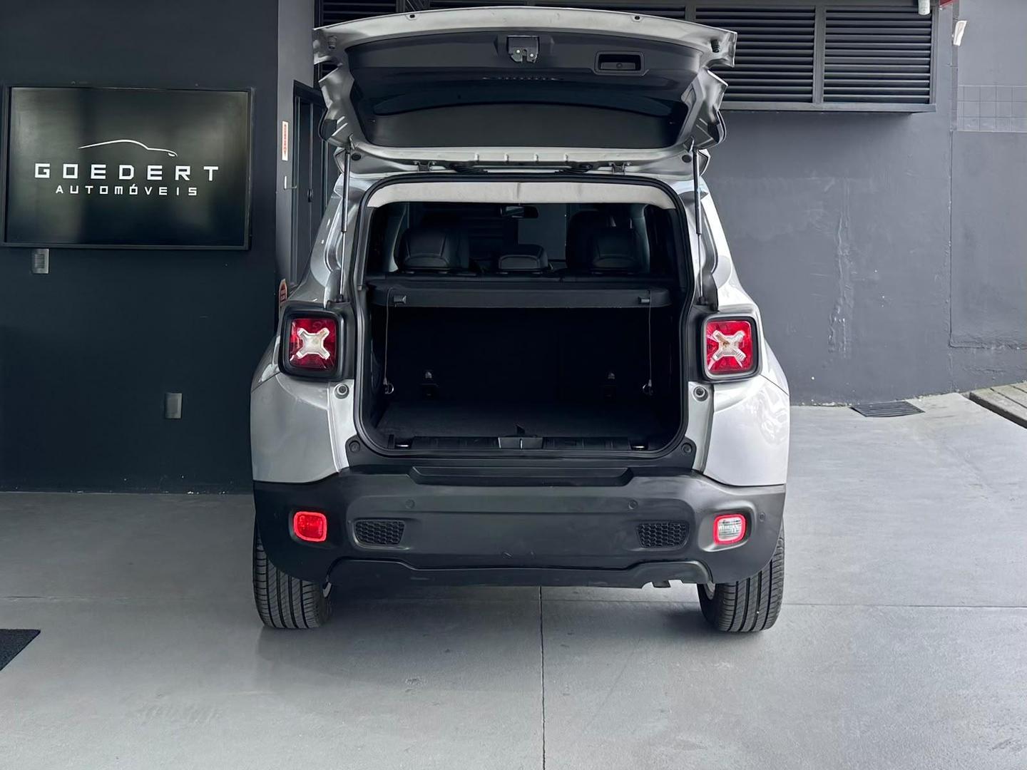 Jeep Renegade 1.8 AT Longitude 2019, foto 10 de 12