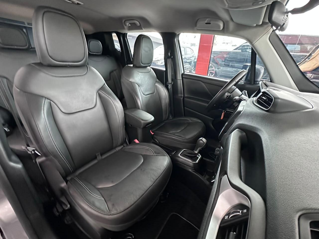 Jeep Renegade 1.8 AT Longitude 2019, foto 7 de 12