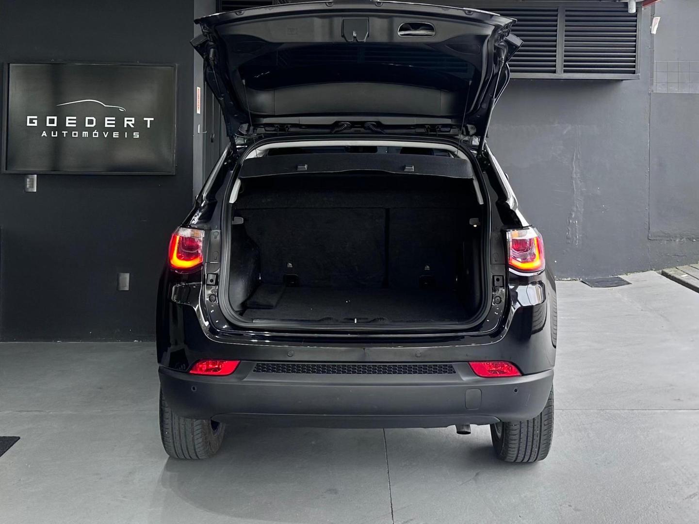 Jeep Compass 2.0 Longitude 2018, foto 10 de 12