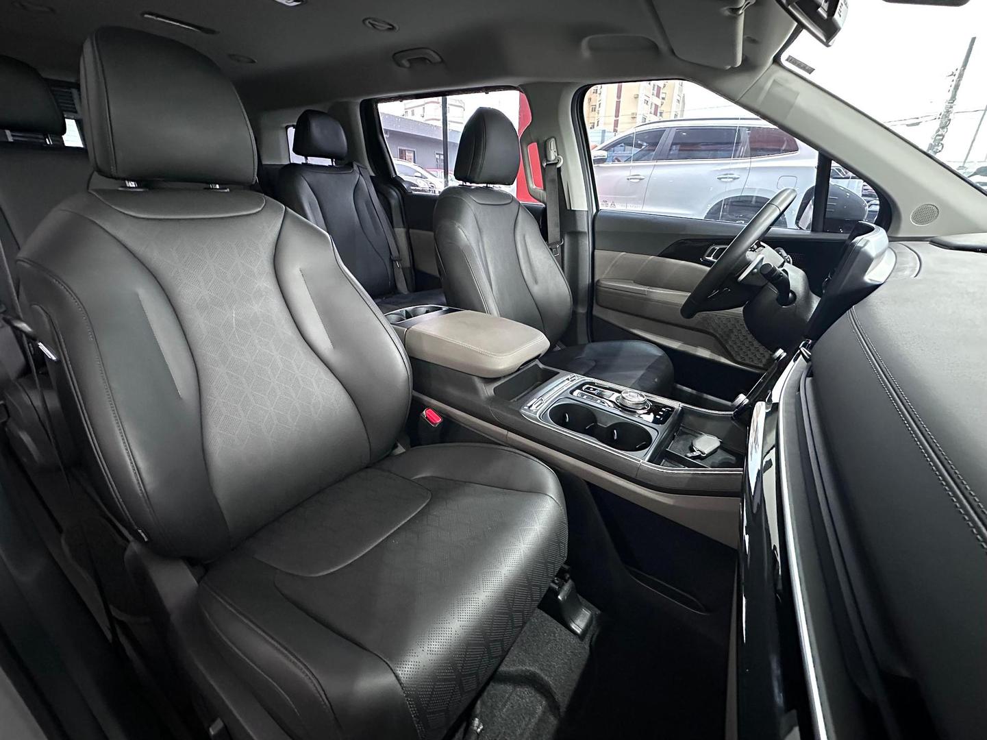 Kia Carnival EX 3.5 AT 2025, foto 7 de 13