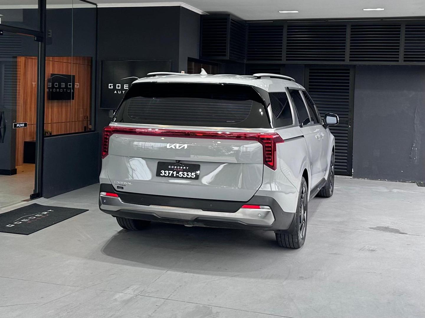 Kia Carnival EX 3.5 AT 2025, foto 10 de 13
