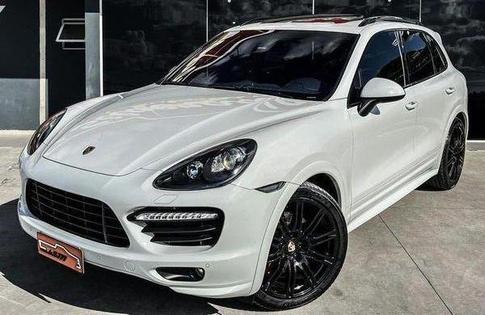 PORSCHE CAYENNE GTS