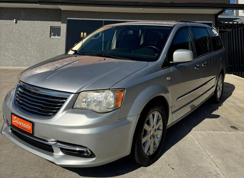 CHRYSLER T COUNTRY TRG