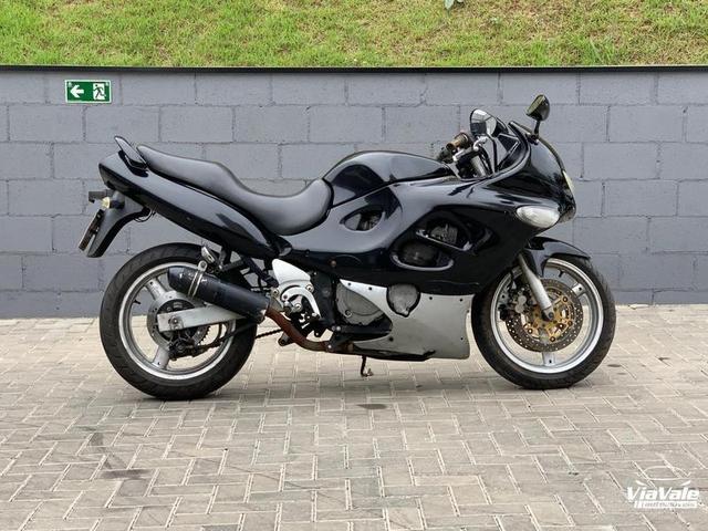 SUZUKI GSX750F 1999/1999 GASOLINA em jacarei - Via Vale Automóveis