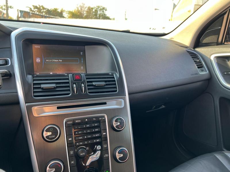 Volvo XC60 2.0 T5 Dyna - foto 6