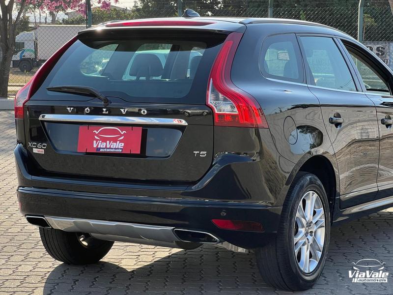 Volvo XC60 2.0 T5 Dyna - foto 4